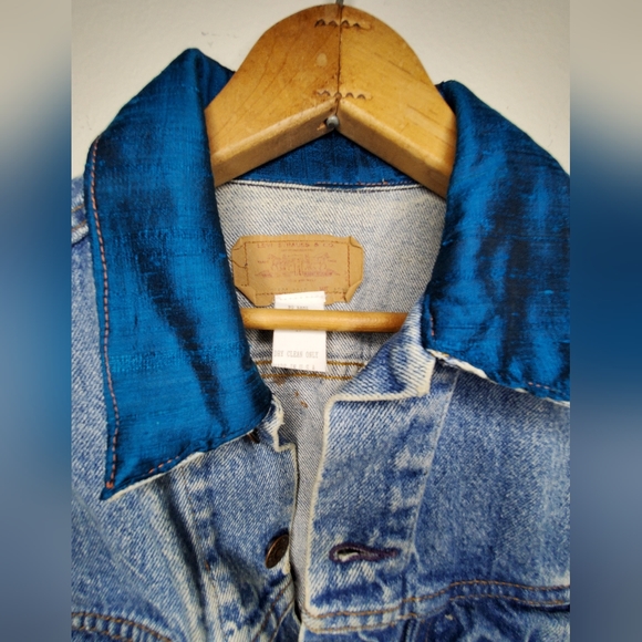 Levi Strauss Vintage Tantrums Women's Jean Jacket - Picture 3 of 6